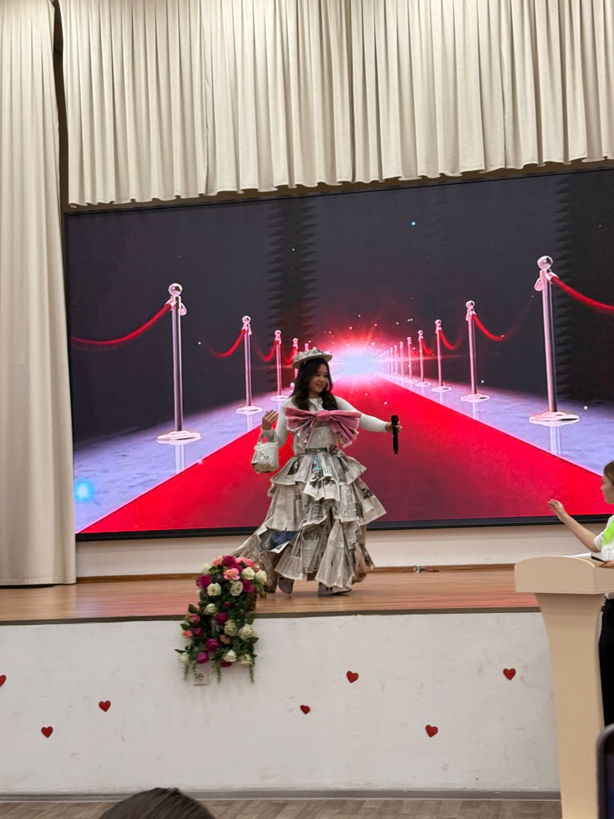 9 желтоқсанда мектебімізде «Таза Қазақстан» науқанына орай  «Эко-сән» сән көрсетілімі өтті.                           9 декабря 2025 года в нашей школе прошёл яркий и вдохновляющий показ «Эко-мода», приуроченный к акции «Таз